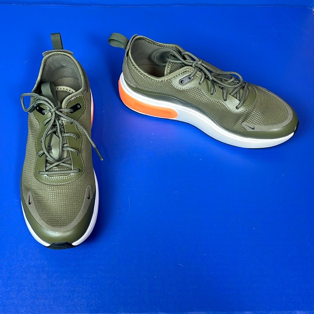 Women’s Nike Air Max Dia Olive Black Sneakers Shoes 9.5 AQ4312-200